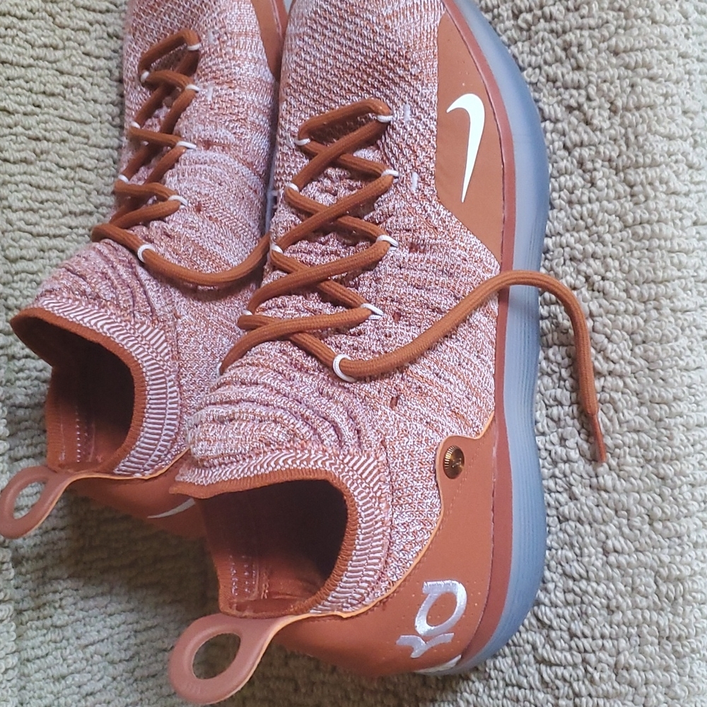 Men's Kevin Durant Longhorn Tennis 11.5 shoes
